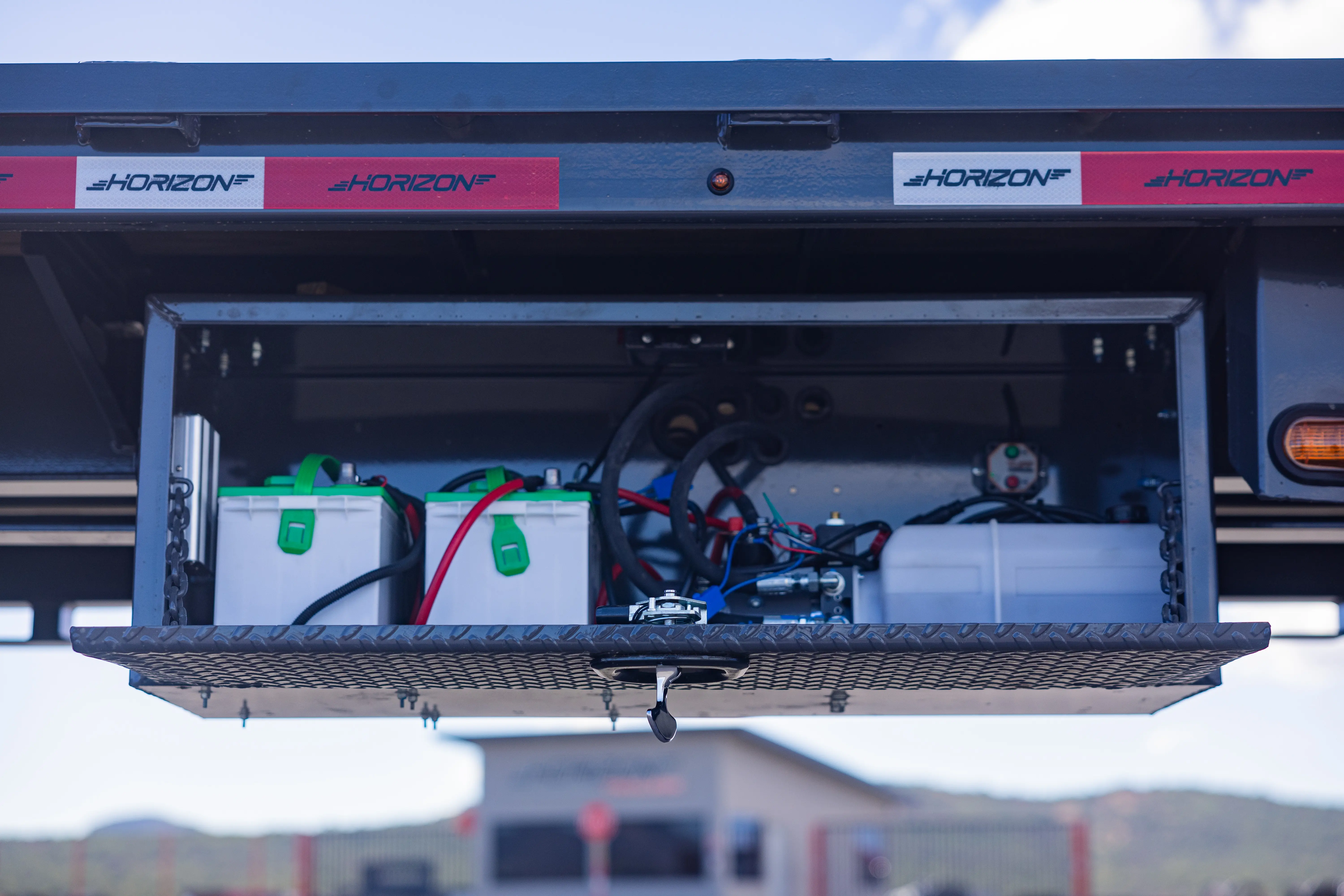 horizon trailers img